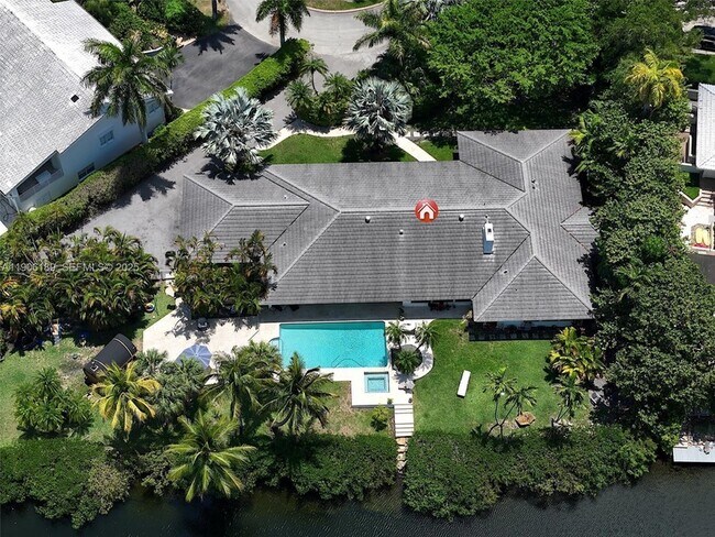 Building Photo - 415 Rovino Ave