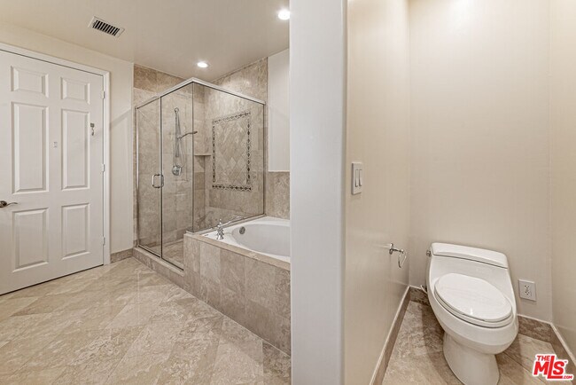 Building Photo - 143 N Arnaz Dr