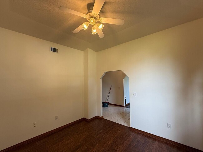 Building Photo - 4444 Southminster Cir