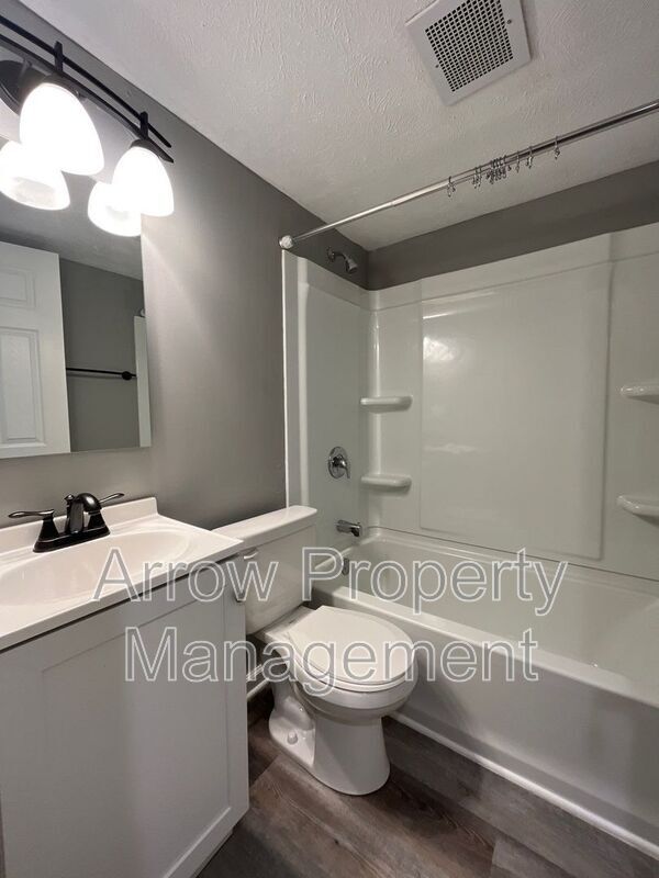 Building Photo - 1730 G St