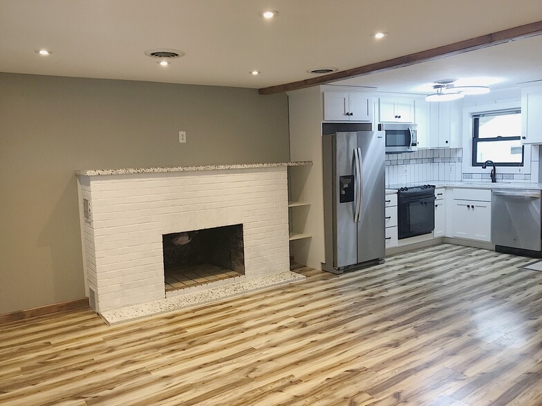 Building Photo - 721 S Kolbiaz Dr