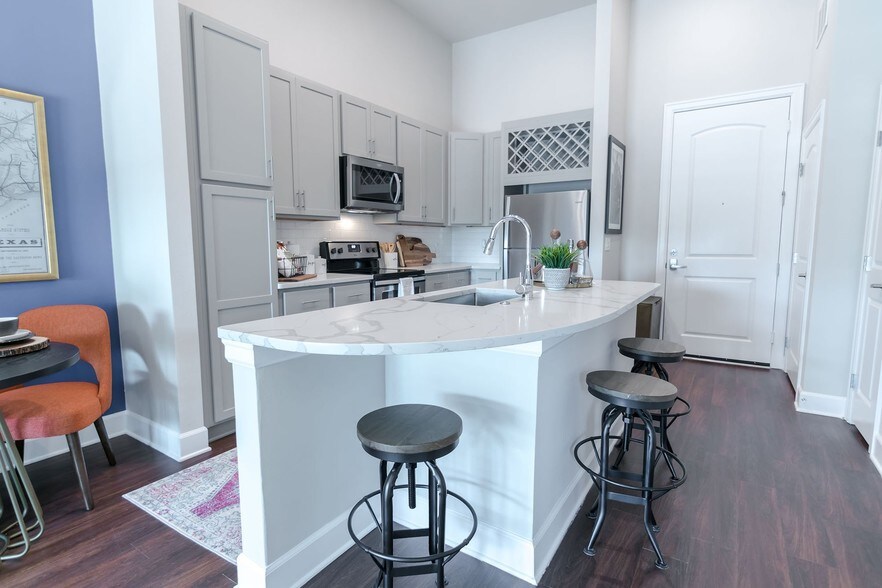 Switchyard Apartments - Carrollton, TX | Apartment Finder