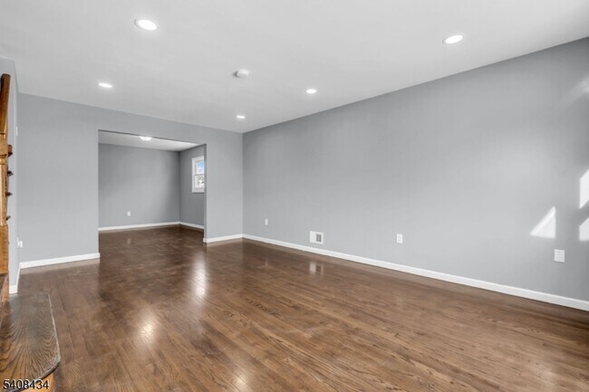 Building Photo - 417 Highland Pl