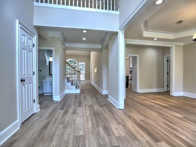 Building Photo - 3237 Waldwick Way SE