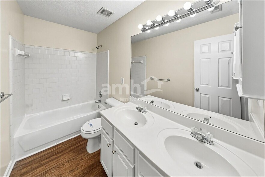 Building Photo - 4180 Glenaire Way NW