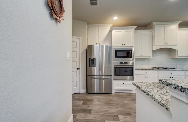 Building Photo - 10838 Bouldin Creek