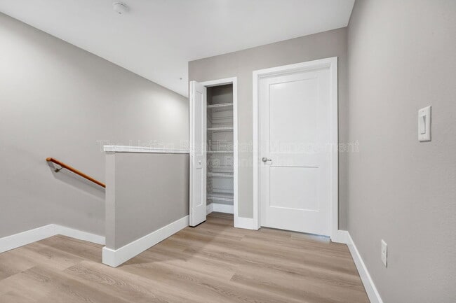 Building Photo - 37 SE 15th Terrace