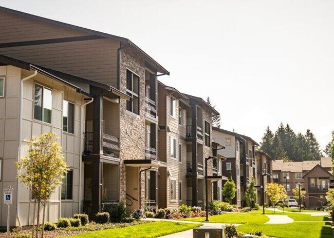 Building Photo - 2 bedroom 1 Bath top floor!  Move in 5/17/...