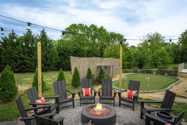 Building Photo - 2224 Brevard Rd