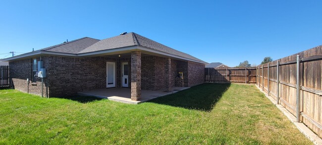 Building Photo - GREAT HOME IN NORTHEAST CLOVIS