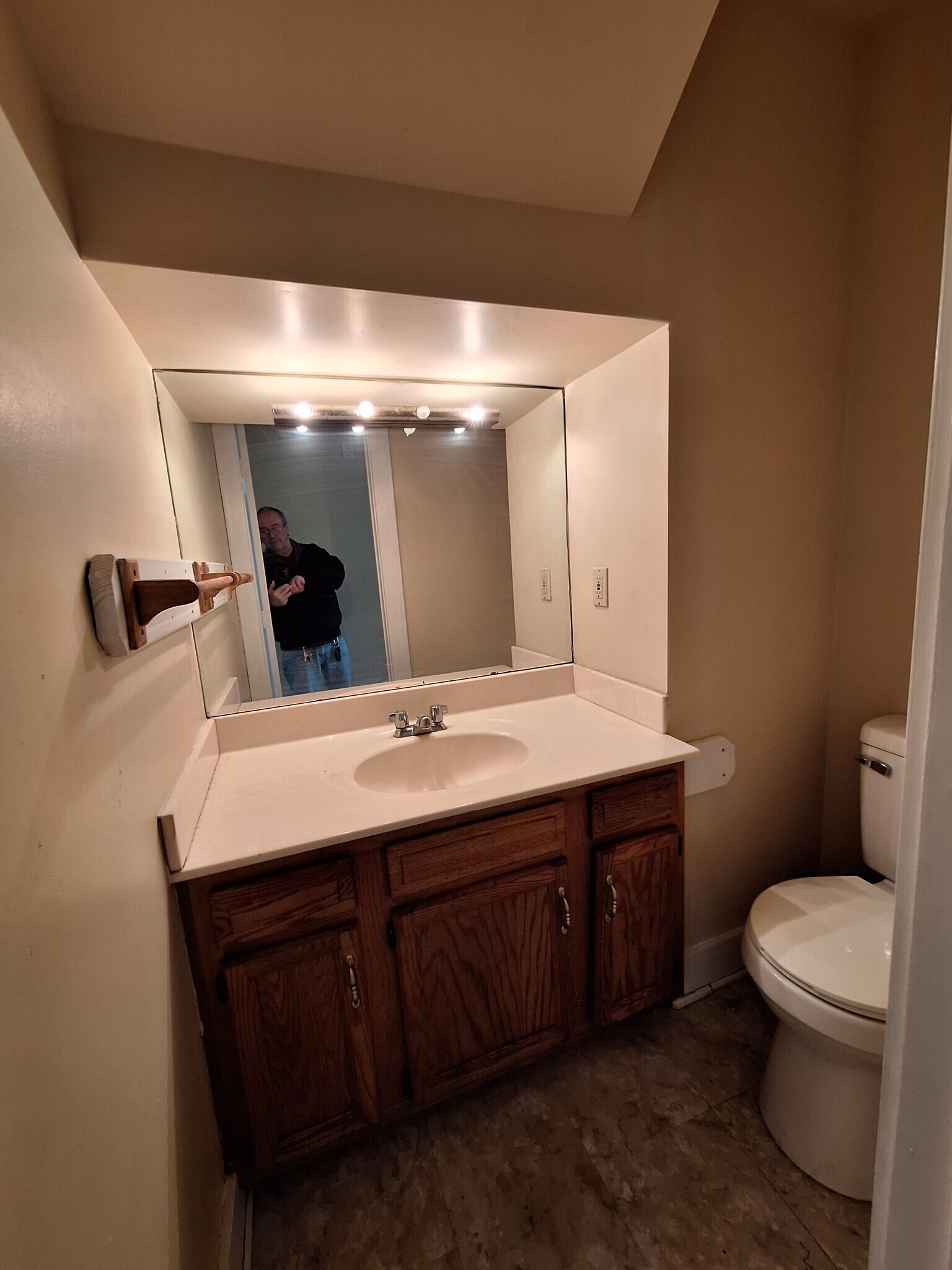 Building Photo - 1550 Gallagher St