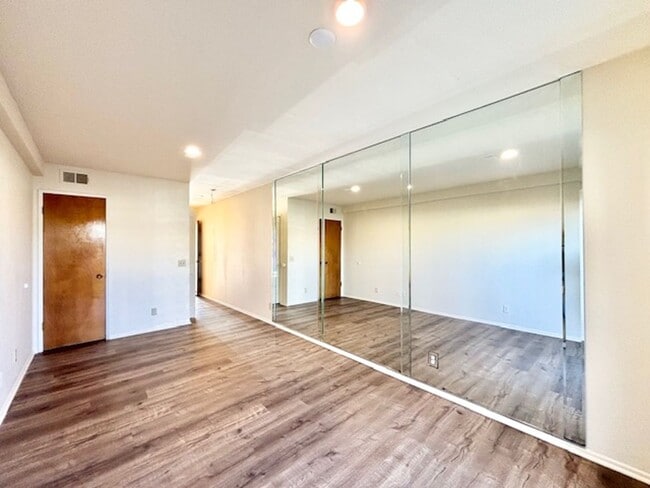 Building Photo - 316 Ocean Dr