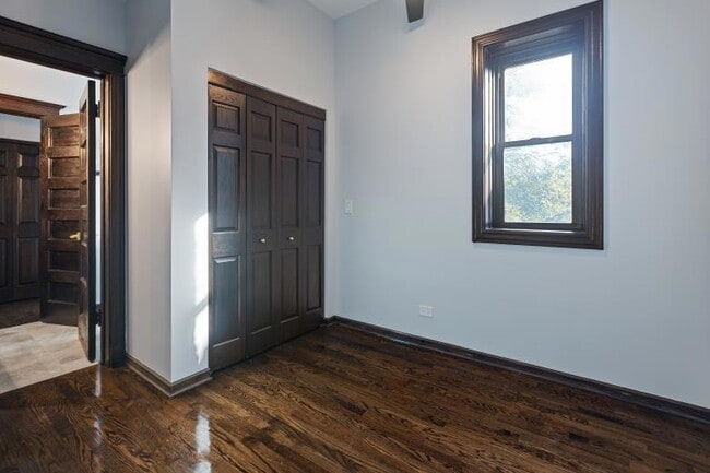 Building Photo - 444 E 48th St