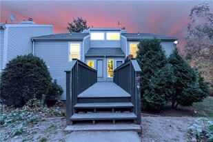 Building Photo - 31 Pheasant Run