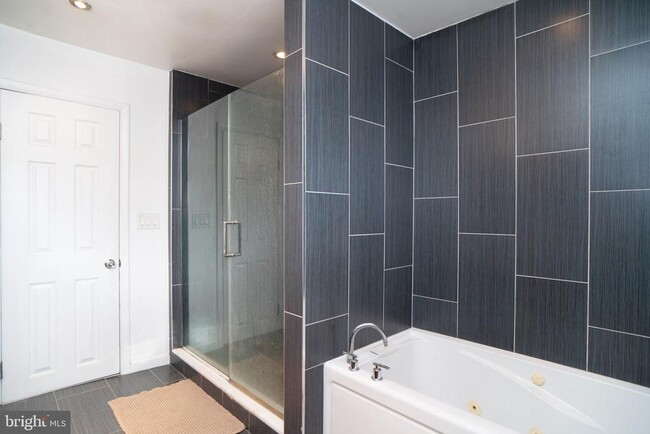 Building Photo - 1026 Morris St