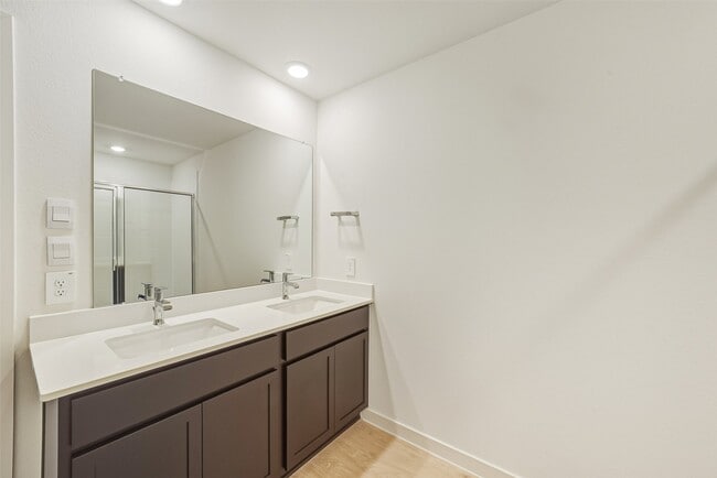 Building Photo - 4322 Camden Lakes St