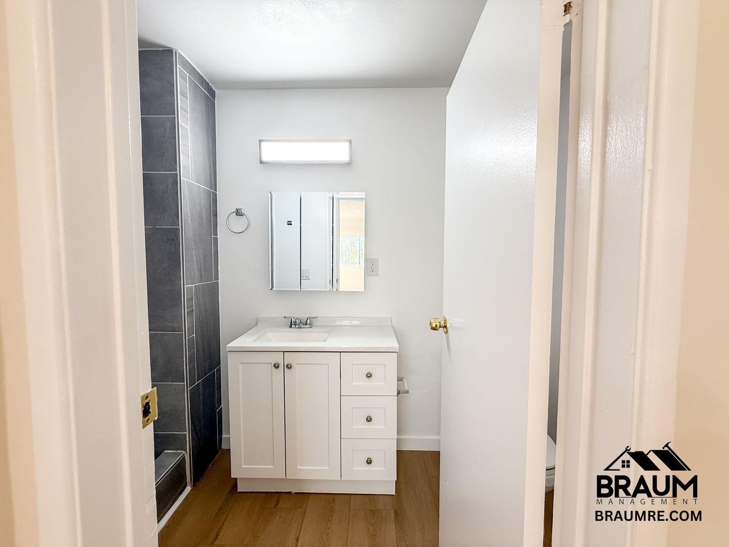 Building Photo - 5252 Hermitage Ave