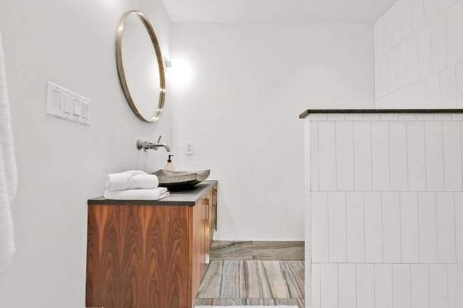 Building Photo - 1BR Stuyvesant Heights Garden Oasis with I...