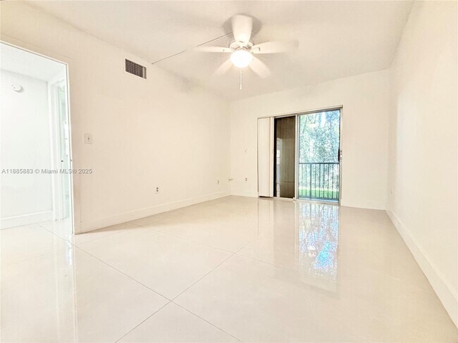 Building Photo - 15391 S Dixie Hwy