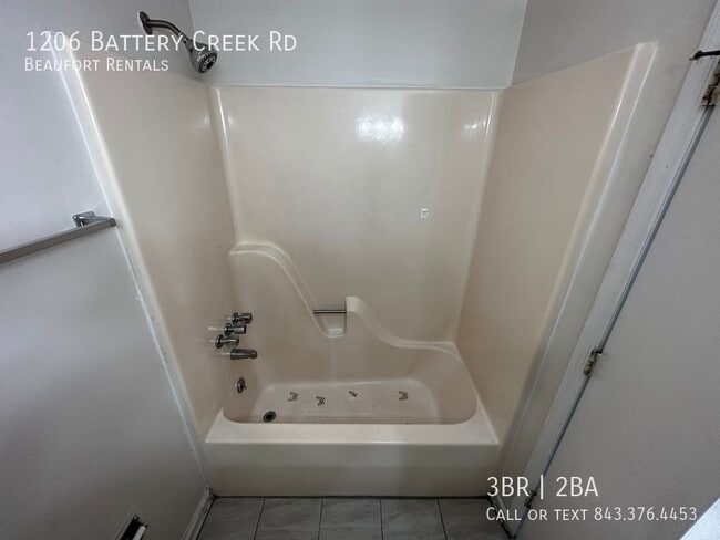 Building Photo - 1206 Battery Creek Rd