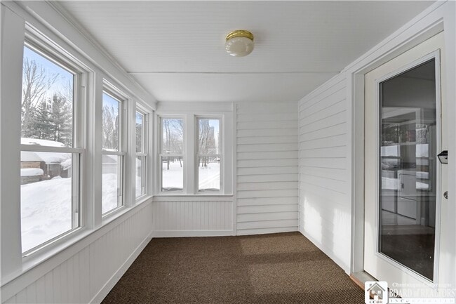 Building Photo - 101 Valley St