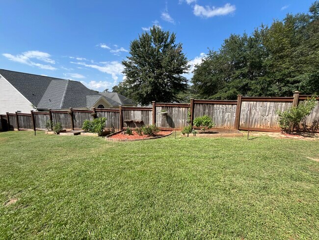 Building Photo - 107 Vanessa Dr