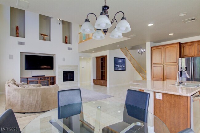 Building Photo - 8925 Monte Oro Dr