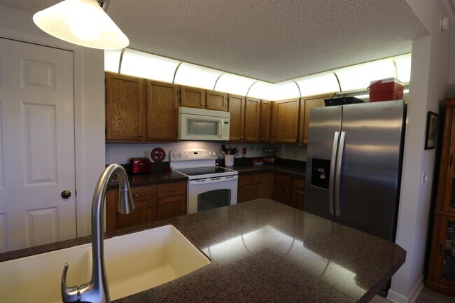 Building Photo - 31 Aledo Ct