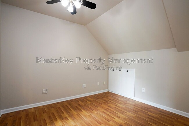 Building Photo - 1008 Knighthood Ln