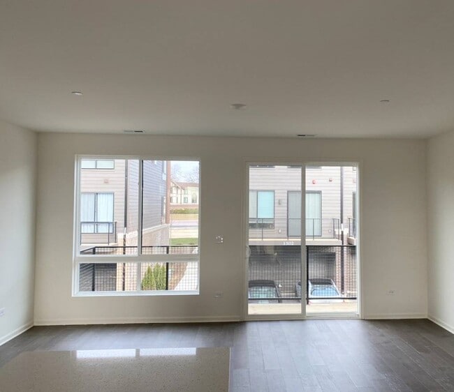 Building Photo - 1300 Catalina Ct.