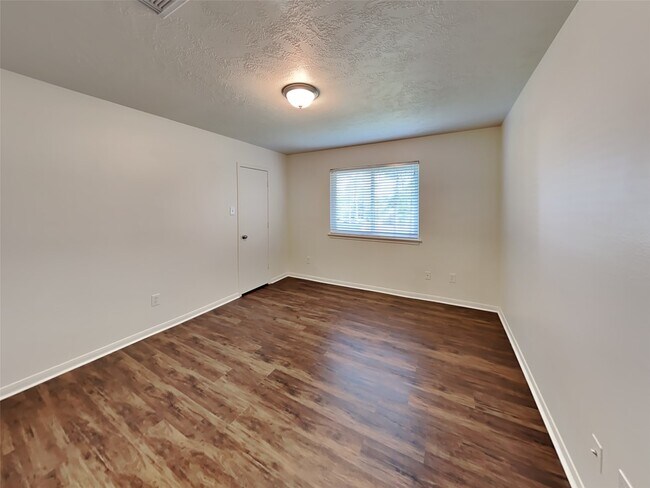 Building Photo - 7007 Durango Dr