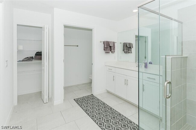Building Photo - 5739 Oakmont Ct