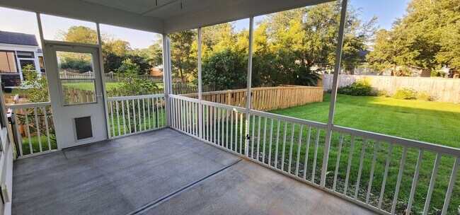 Building Photo - Welcome to Eagle Landing—where 3-bedroom bliss meets effortless style.