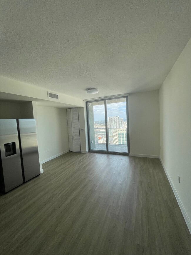 Building Photo - 168 SE 1st St