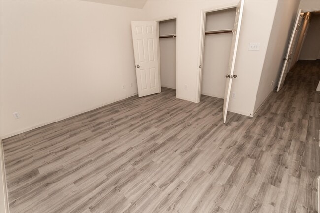 Building Photo - 5731 Post Oak Manor Dr