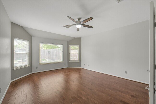 Building Photo - 402 Sterling Heights Ln