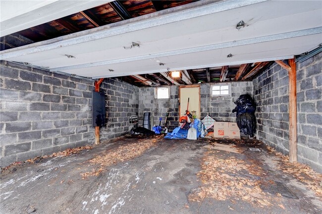 Building Photo - 249 S Goodman St