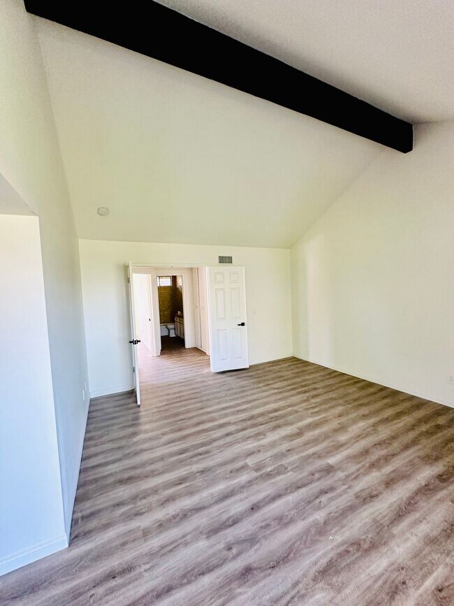 Building Photo - 3 bed single story home for rent  in  Shadowridge Community on the Greens