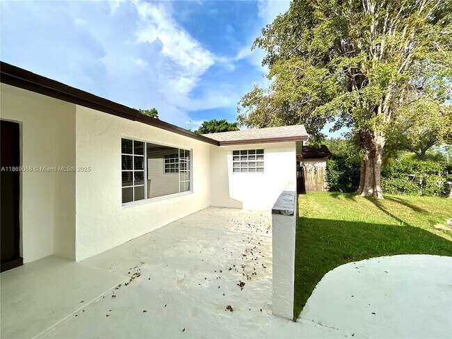 Building Photo - 13971 SW 112th St