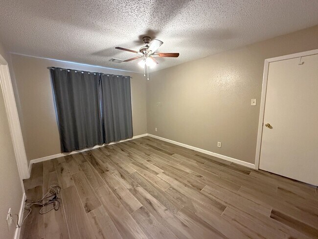 Building Photo - 15934 Blueridge Rd