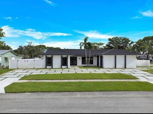 Building Photo - 5140 N 37th St