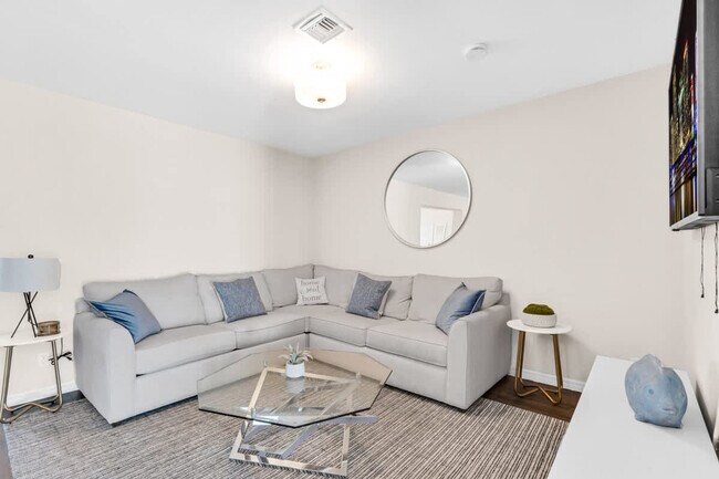 Building Photo - 3624 SW 22nd St