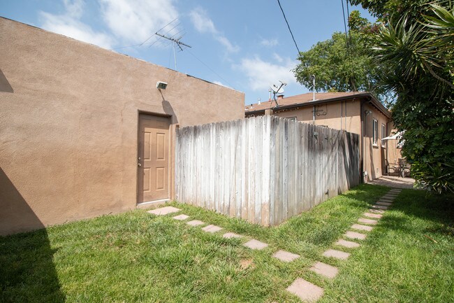 Building Photo - 5107 Overland Ave