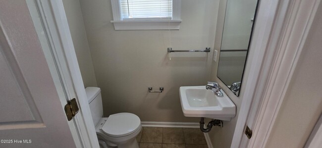 Building Photo - 3427 Westgate Dr