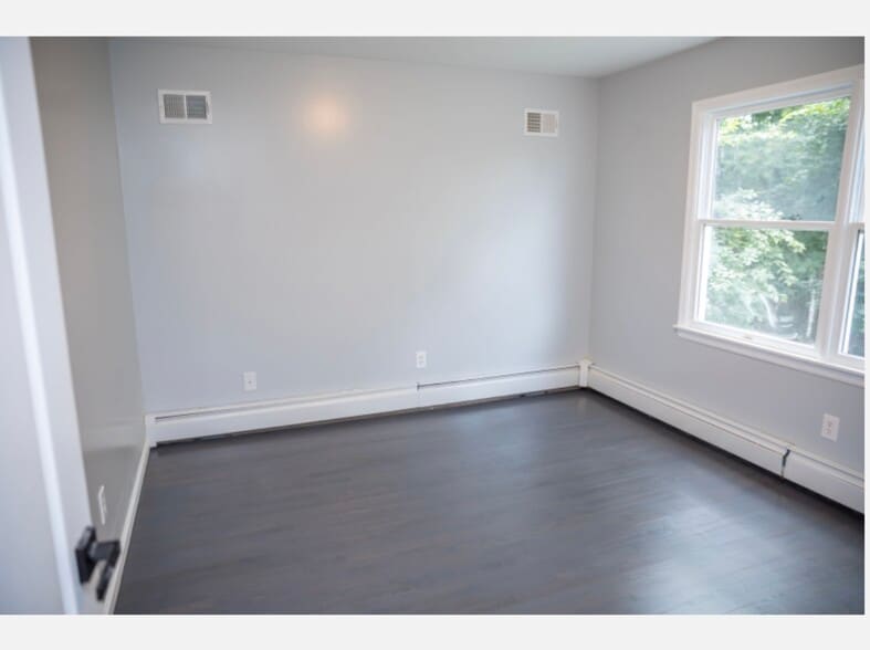 Building Photo - 11 Cozy Glen Ct