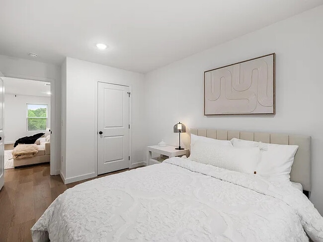 Building Photo - 126 Parris Bridge Rd