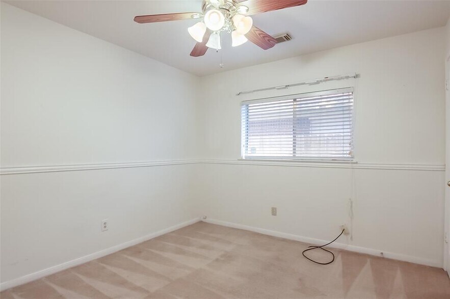 Building Photo - 5018 Dawngate Dr