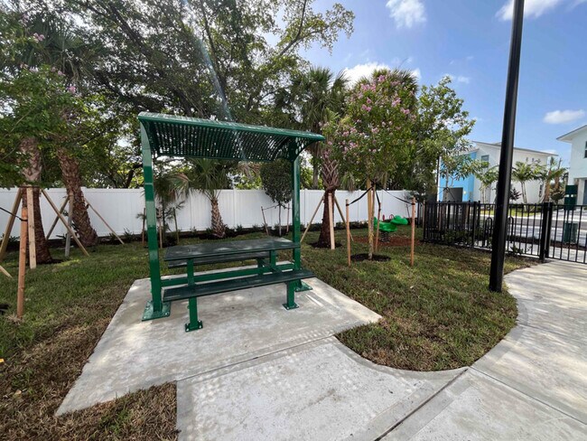 Building Photo - 3107 Duke Rd