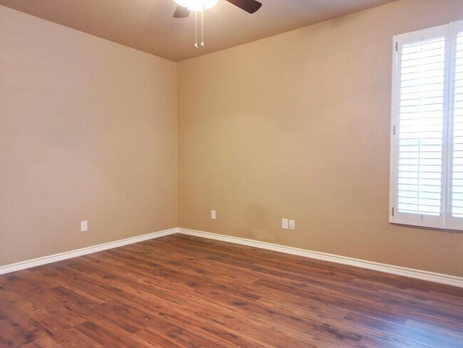 Building Photo - 7305 Bellini St