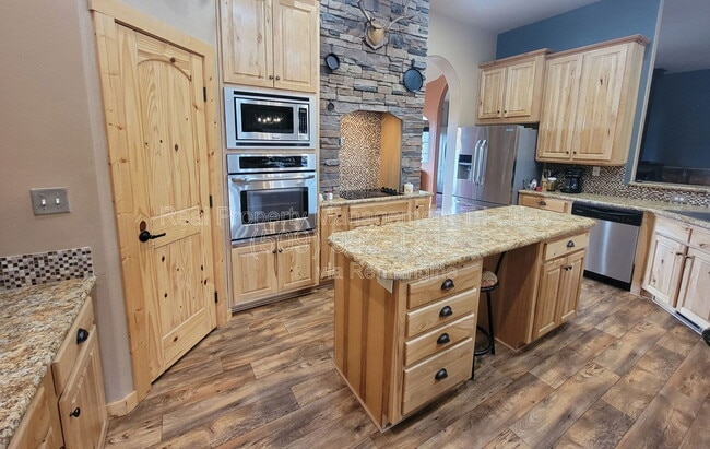 Building Photo - 52203 WA-225